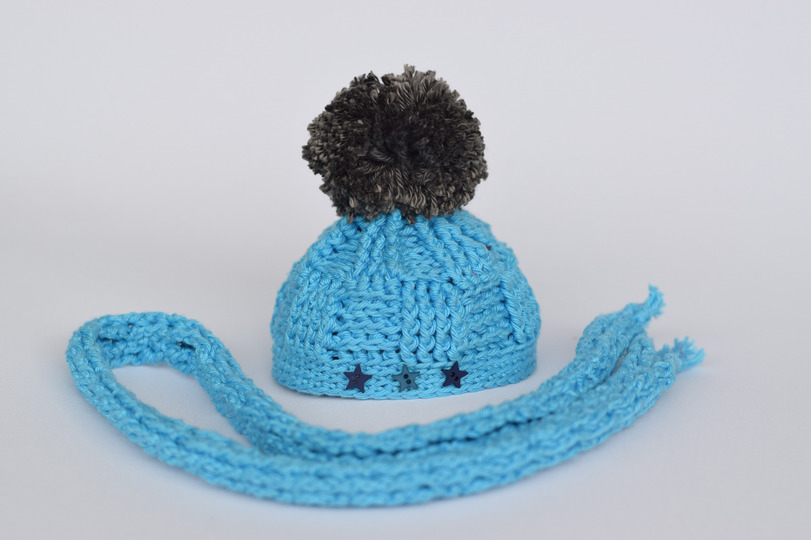 Haekelicious Pinguin mit Korbmustermütze und Eiswürfel