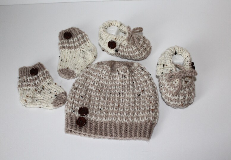 Strickanleitung Baby-Set, Mütze, Booties und Söckchen, ca. 0 - 5 Monate