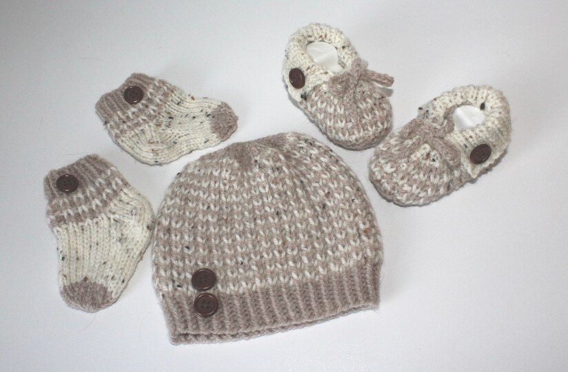 Strickanleitung Baby-Set, Mütze, Booties und Söckchen, ca. 0 - 5 Monate