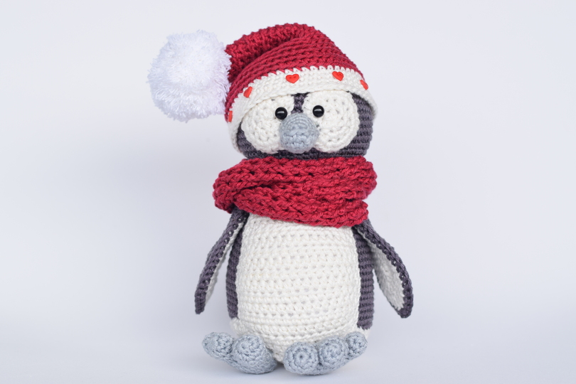 Haekelicious Weihnachts-Pinguin mit Geschenken