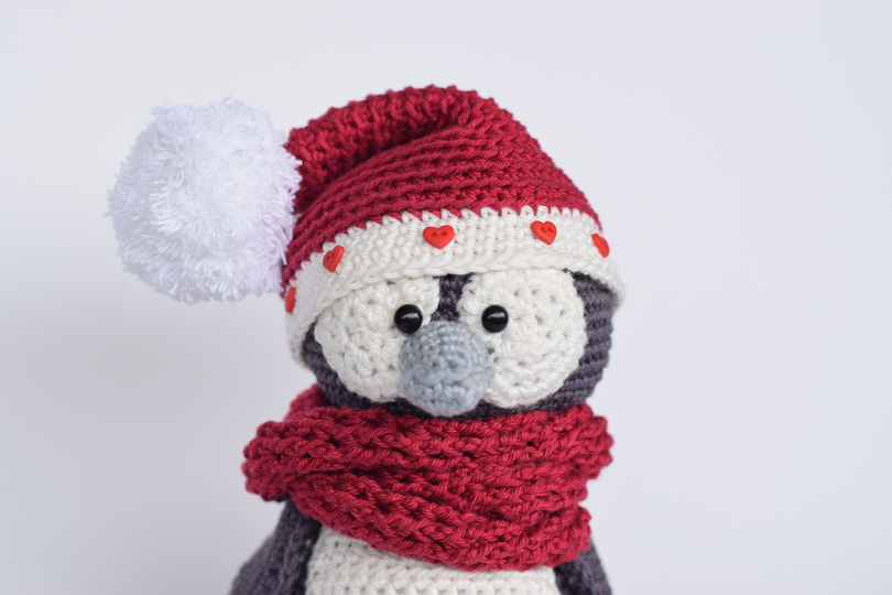 Haekelicious Weihnachts-Pinguin mit Geschenken