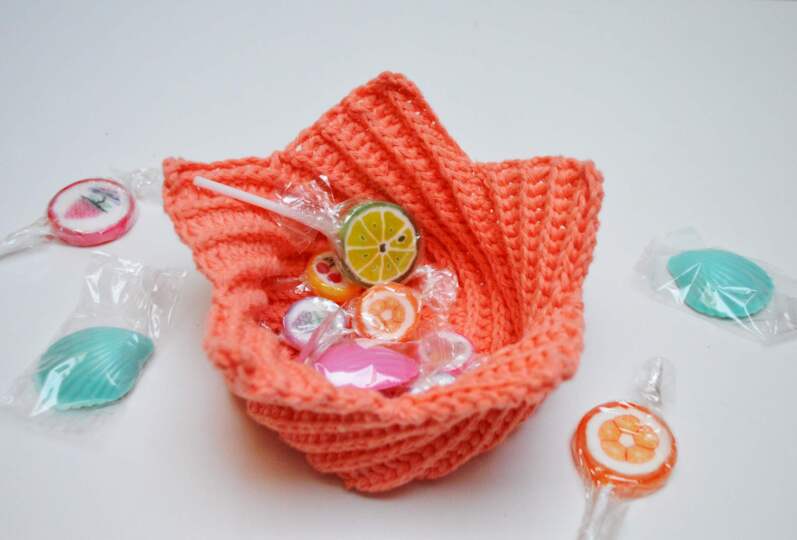 Blütenkörbchen, Sternenkörbchen Häkelanleitung 