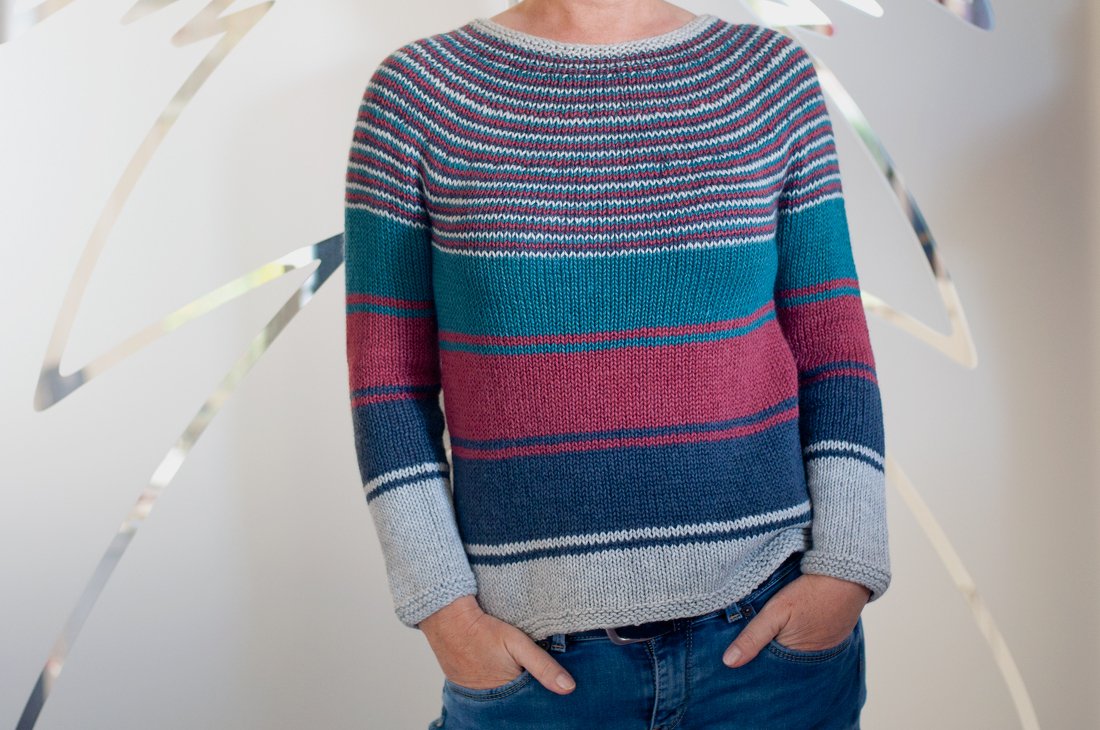 "Josie" - Rundpassen-Pullover mit Streifenmuster