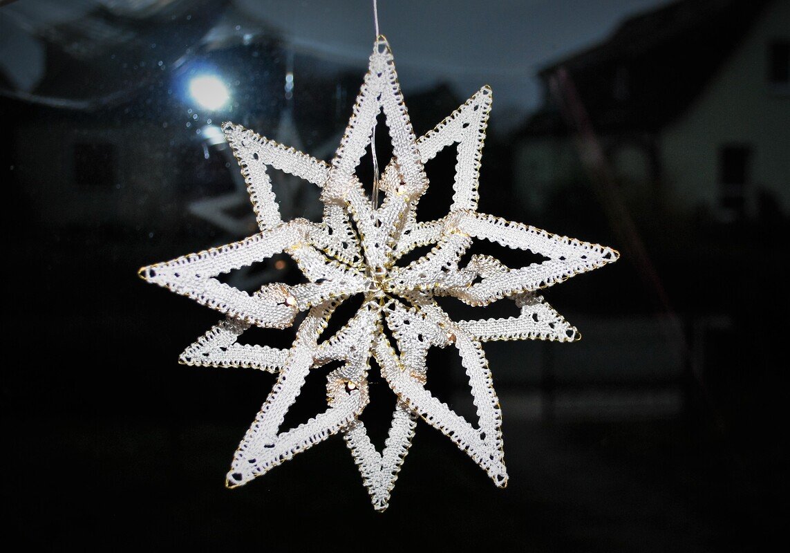 Sternen-Ball mit LEDs geklöppelt - Bild 5