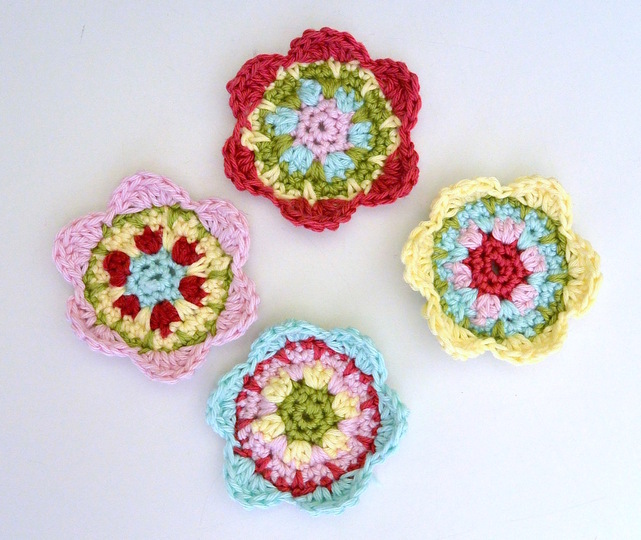 E-Book: Blumen-Applikation (ca.6 cm groß)