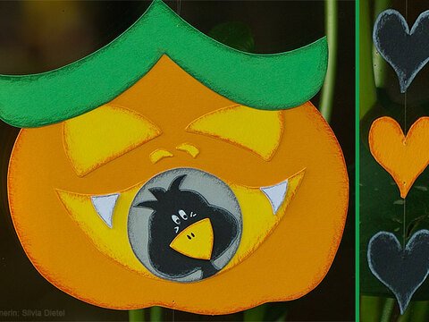 Fensterbild – „Halloweenvogelhaus“
