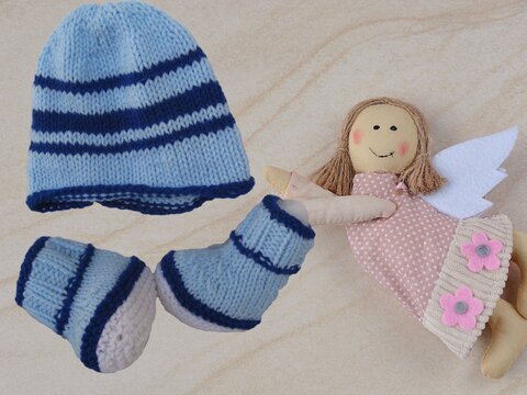 Strickanleitung Babyset- Babymütze und Babyschuhe von 0-6 Monaten tragbar