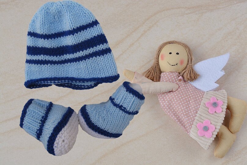 Strickanleitung Babyset- Babymütze und Babyschuhe von 0-6 Monaten tragbar