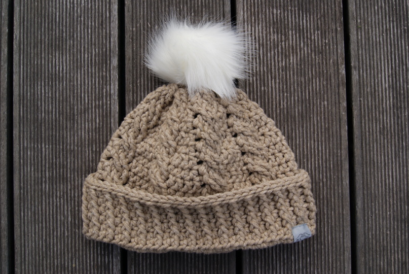 Häkelanleitung Mütze mit Zopfmuster