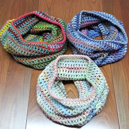 Häkelanleitung Loop Schlauchschal Kunterbunt