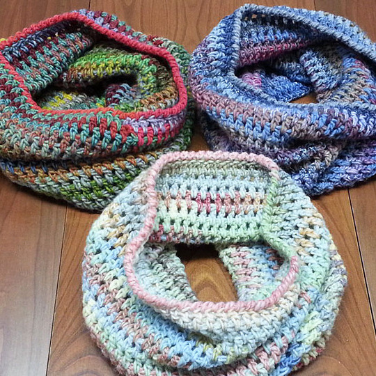 Häkelanleitung Loop Schlauchschal Kunterbunt