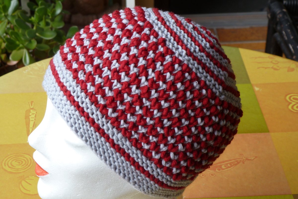 Zweifarbige Mustermütze