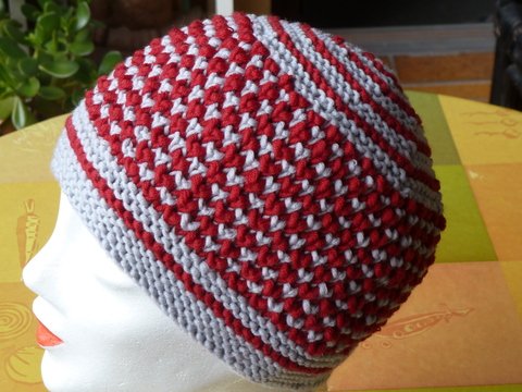 Zweifarbige Mustermütze