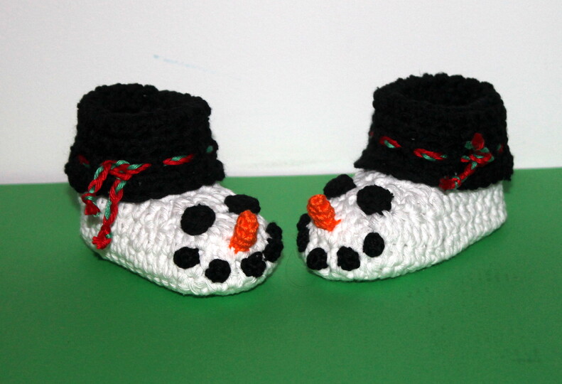 Schneemann-Schühchen häkeln – in drei Größen (deutsche Anleitung)