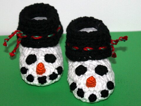 Schneemann Socken für die kleinsten Häkelanleitung