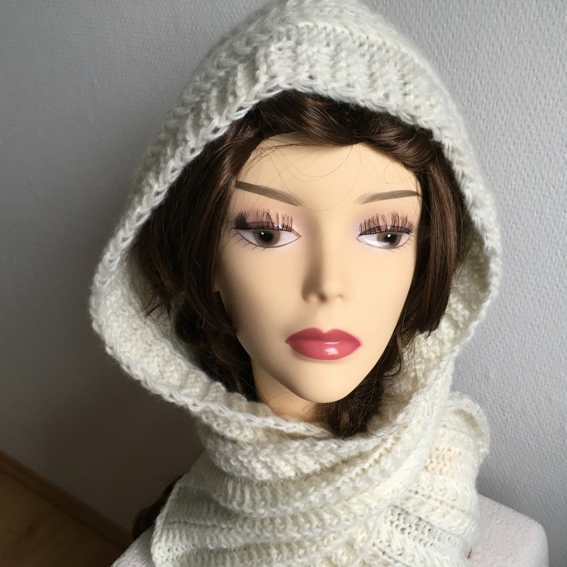 Kapuzenschal "Snowwhite" - Bild 3