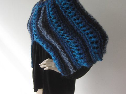 “4-Farben – 4-Muster – Poncho-Loop“ Stricken, auch für Anfänger geeignet