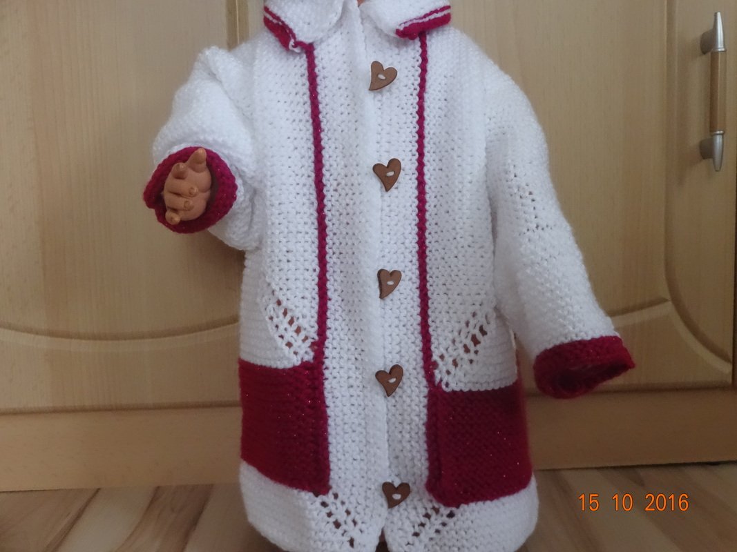 Kinder  Strickjacke 3-4 Jahre, fast in einem Stück gestrickt