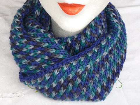 Loop mit schrägem Muster