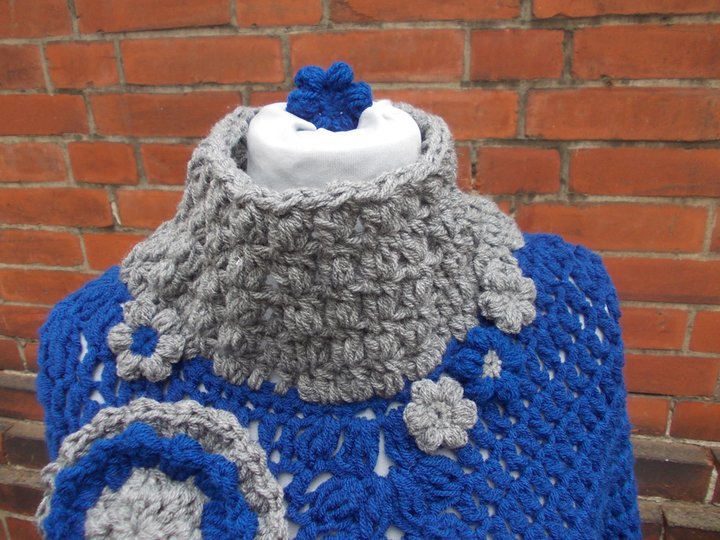 Häkelanleitung für Poncho und Beanie im Set