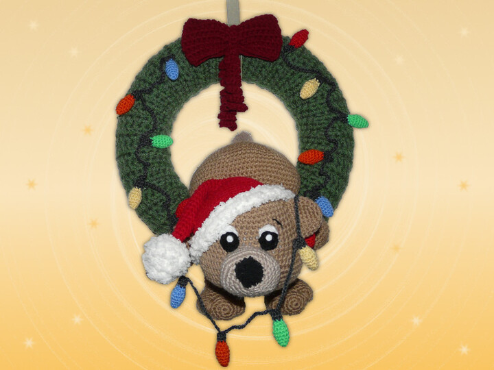 Crochet Pattern Christmas Door Wreath clumsy teddy