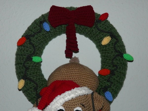 Crochet Pattern Christmas Door Wreath clumsy teddy