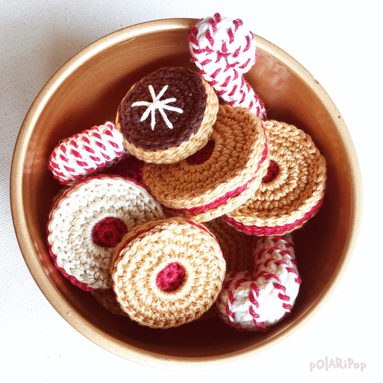Weihnachtsdeko Kekse Plätzchen Cookies • Set mit 5 Teilen • Häkelanleitung by Polaripop