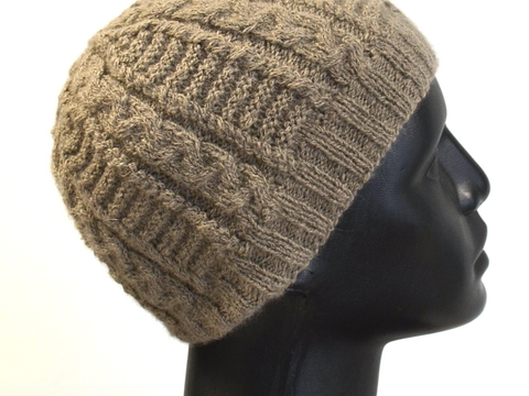 Mütze mit Zopfmuster