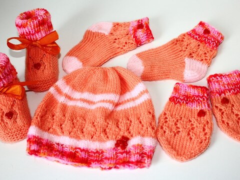 Strickanleitung Baby-Set, Mütze, Booties, Söckchen, Handschuhe, Ajourmuster, ca. 4 - 10 Monate