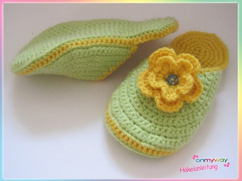 Häkelanleitung: Pantoffel mit Häkelblume selber häkeln (Größen: 37 bis 42)