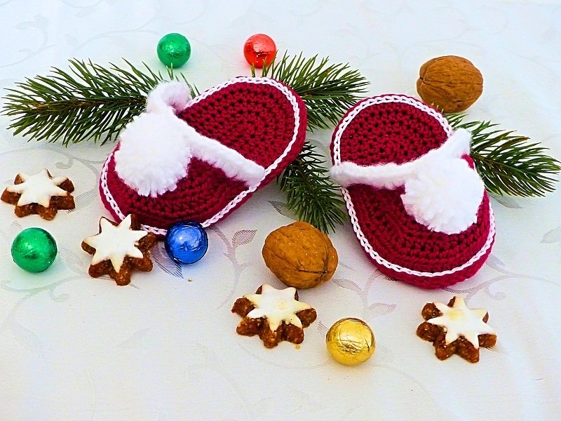 Santa's Slippers - Crochet Pattern