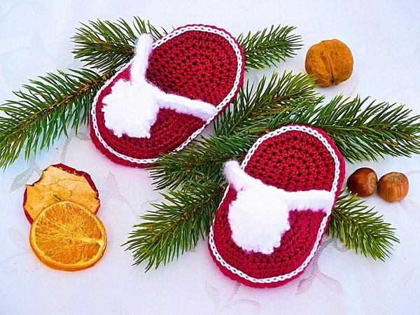 Santa's Slippers - Crochet Pattern
