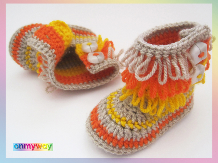 Häkelanleitung: Babystiefel mit lustigen Fransen häkeln (0 bis 12 Monate)