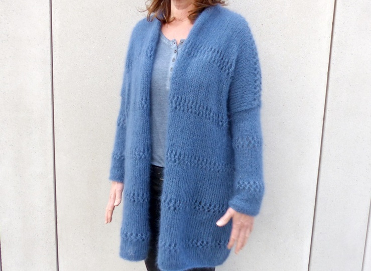 Blaue Mohairjacke mit dezentem Lochmuster, E-Book Gr. S, M, L und Xl 