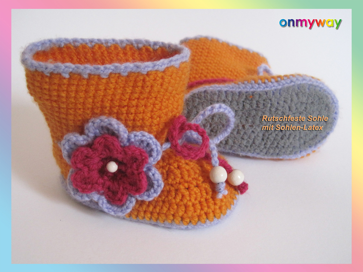 Häkelanleitung: Babystiefel mit süßer Häkelblume (9 - 12 Monate)