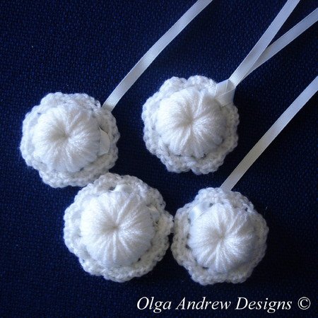 Flower necklace/pendant/brooch crochet pattern 068
