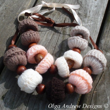 Large beads/beaded boho necklace crochet pattern 066