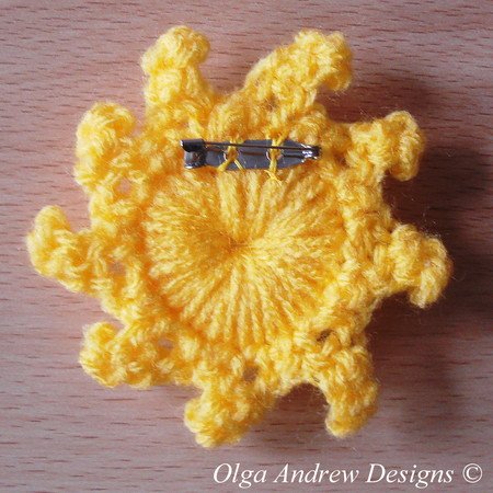 The Sun pendant/brooch crochet pattern 070