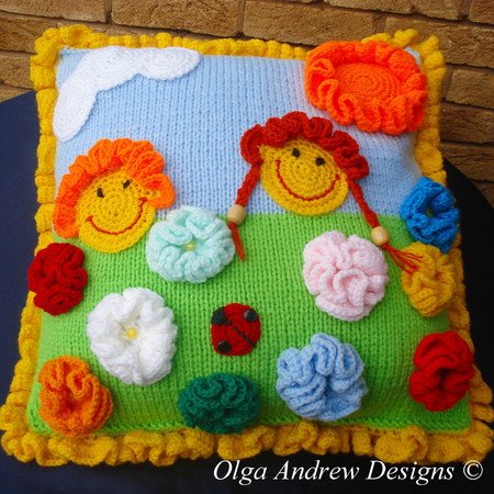Sunny cushion with appliques knit/crochet pattern 015