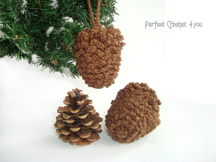 Hängende Tannenzapfen für Weihnachtsbaum