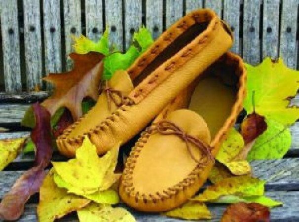 Men's size 7 Casual Moccasin Pattern