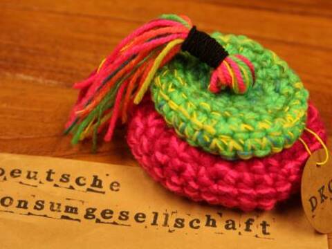 Schatulle mit Deckel aus Wollresten, Häkelanleitung