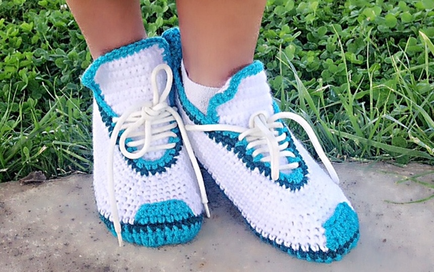 Crochet Slipper Pattern for Men/women and teens, Sport Shoes, US 3-12, crochet house shoes, with video