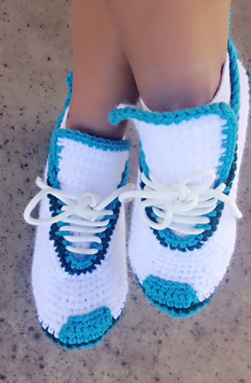 Crochet Slipper Pattern for Men/women and teens, Sport Shoes, US 3-12, crochet house shoes, with video