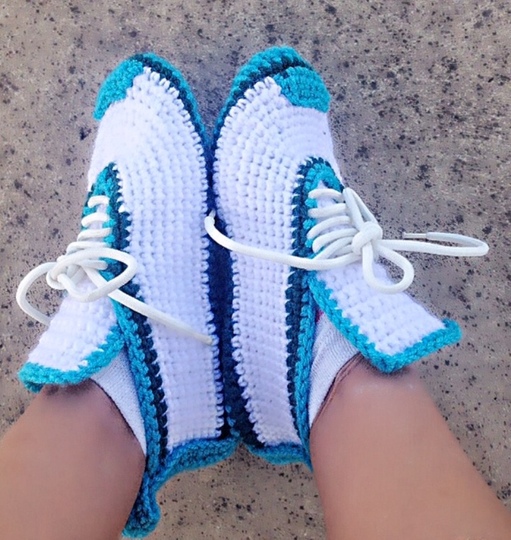 Crochet Slipper Pattern for Men/women and teens, Sport Shoes, US 3-12, crochet house shoes, with video