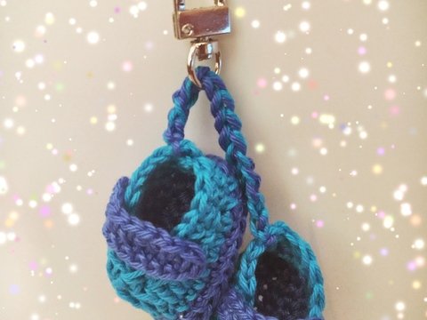 Häkelanleitung Minibabyschuhe als Schlüsselanhänger