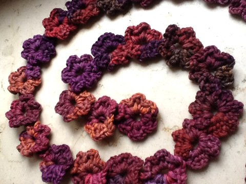 einfache Blütenborte