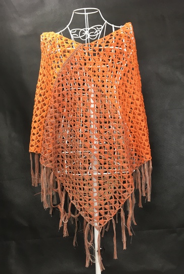 Poncho "Musterglück" aus 1 Bobbel gehäkelt