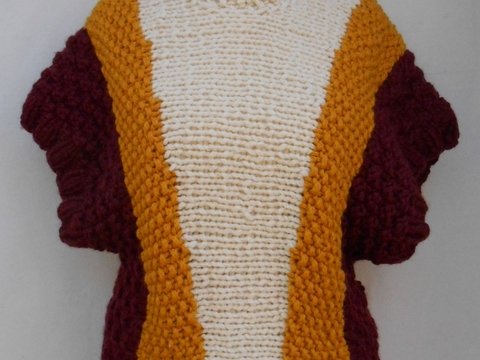 Quer gestrickter Pulli mit Armstulpen aus Urban Roots von Wolke Hegenbarth