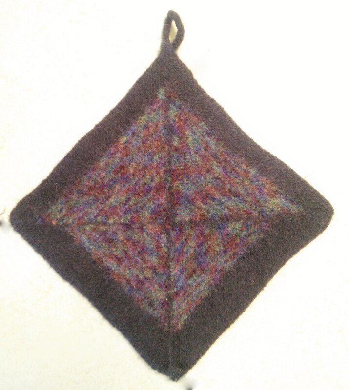 Topflappen mit Rahmen - gestrickt und gefilzt